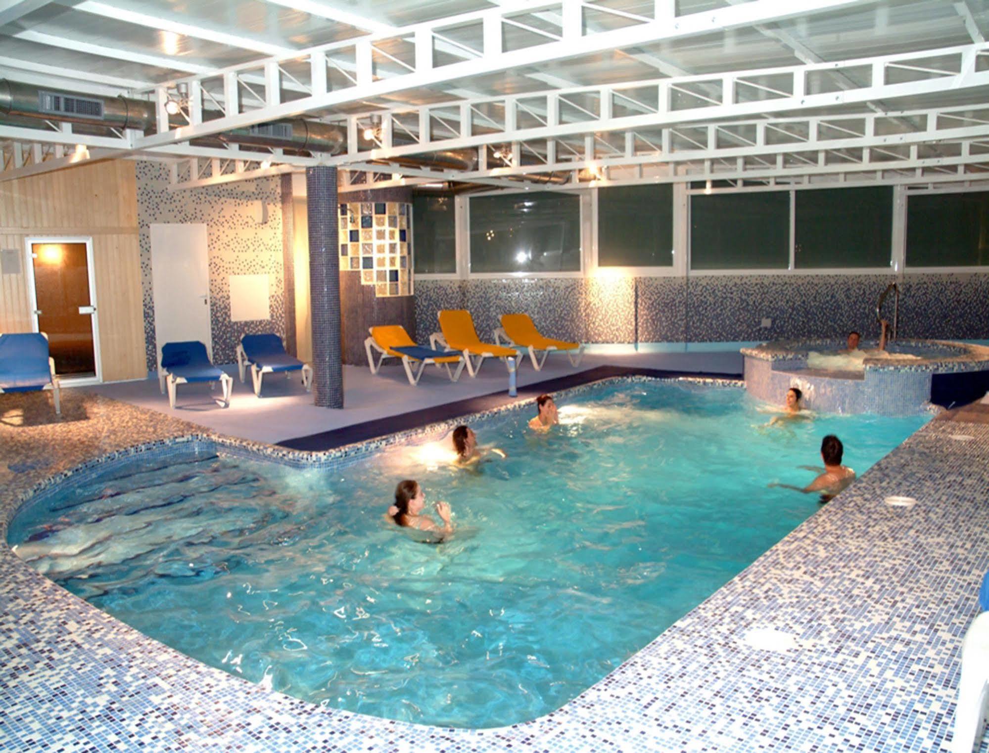Victoria Beach Apartments 卡尔佩 外观 照片